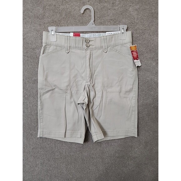 Lee Bermuda Shorts Womens 10 Alabaster Comfort Waist Stretch NEW - Picture 1 of 10
